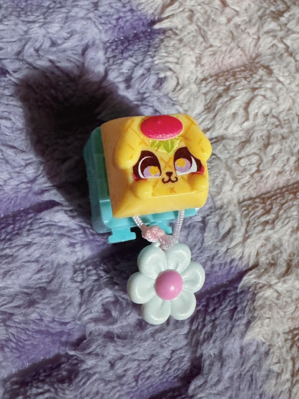 Clickeez Pompompurin Pineapplepurin Hello Kitty Keycap Keychain Toy